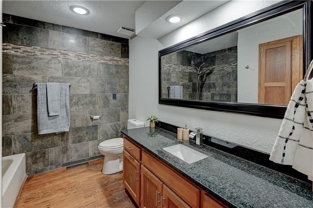 1103 Brookside Place, Raymore, MO 64083