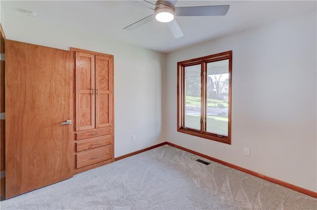 1103 Brookside Place, Raymore, MO 64083