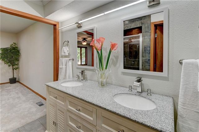 1103 Brookside Place, Raymore, MO 64083