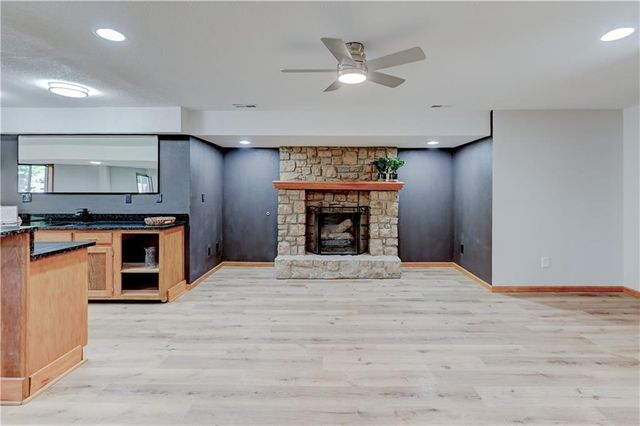 1103 Brookside Place, Raymore, MO 64083