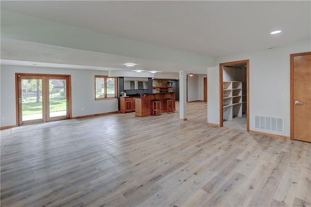 1103 Brookside Place, Raymore, MO 64083