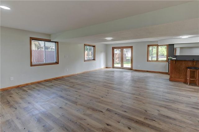 1103 Brookside Place, Raymore, MO 64083