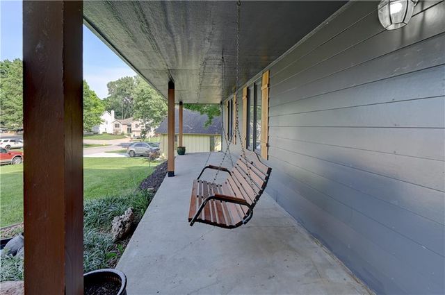 1103 Brookside Place, Raymore, MO 64083