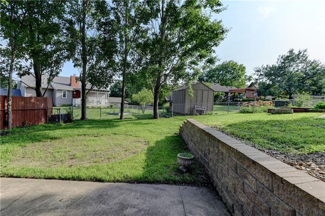 1103 Brookside Place, Raymore, MO 64083