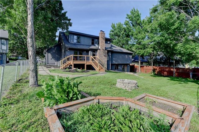 1103 Brookside Place, Raymore, MO 64083