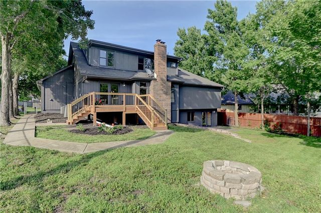 1103 Brookside Place, Raymore, MO 64083