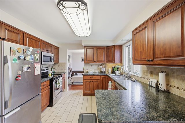 8860 Disney Drive, Niagara, NY 14304