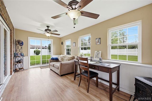 8860 Disney Drive, Niagara, NY 14304