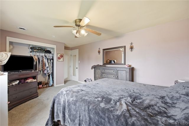 8860 Disney Drive, Niagara, NY 14304
