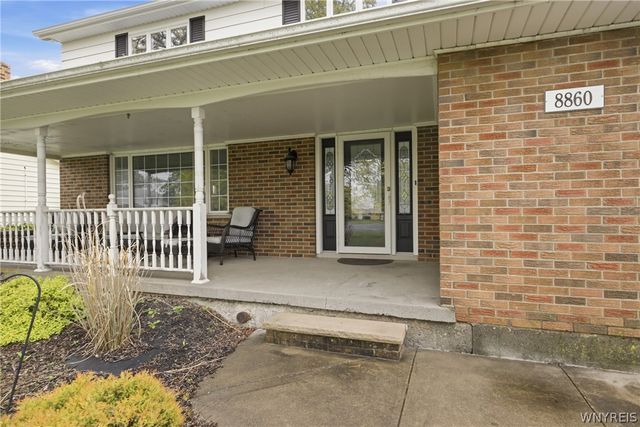 8860 Disney Drive, Niagara, NY 14304