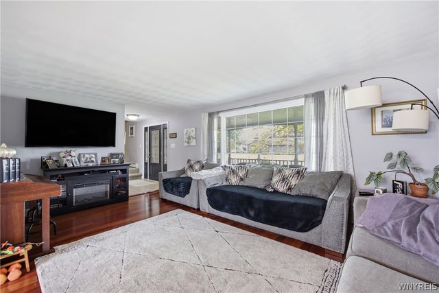 8860 Disney Drive, Niagara, NY 14304