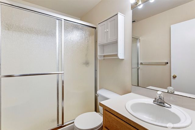 17512 17th Avenue E, Spanaway, WA 98387