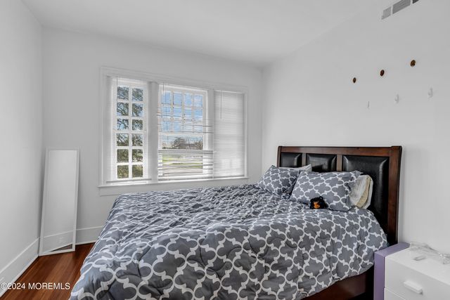 17 Lakeview Road, Deal, NJ 07723
