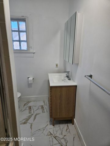 17 Lakeview Road, Deal, NJ 07723