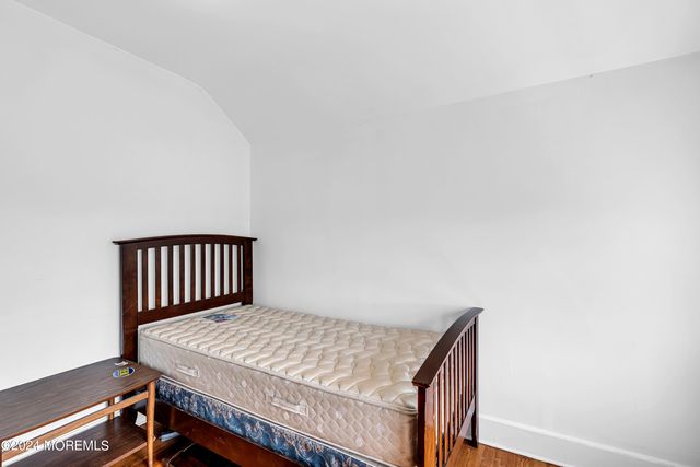 17 Lakeview Road, Deal, NJ 07723