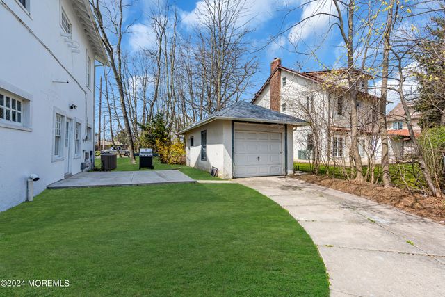 17 Lakeview Road, Deal, NJ 07723