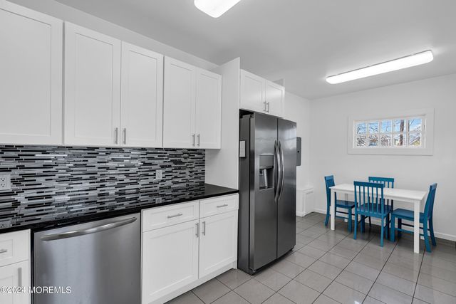 17 Lakeview Road, Deal, NJ 07723
