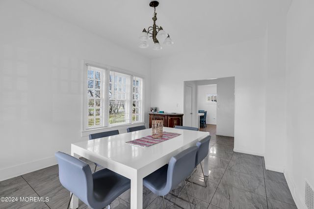 17 Lakeview Road, Deal, NJ 07723