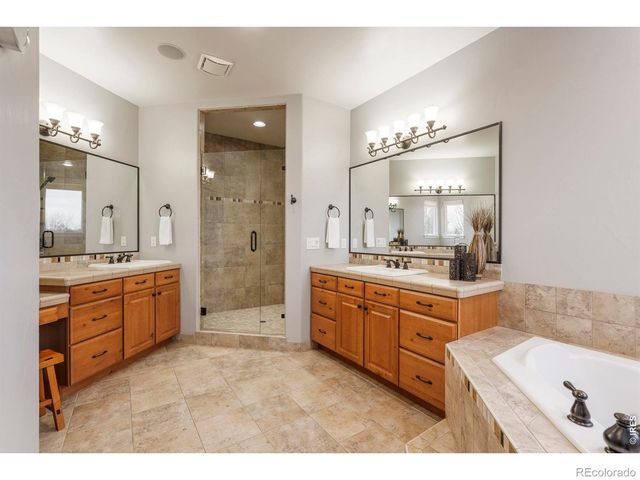 8712 Portico Lane, Longmont, CO 80503