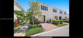 259 SW 7th Ct, Pompano Beach, FL 33060