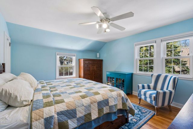 1389 Hoyt Avenue W, Falcon Heights, MN 55108