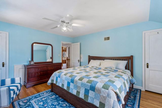 1389 Hoyt Avenue W, Falcon Heights, MN 55108