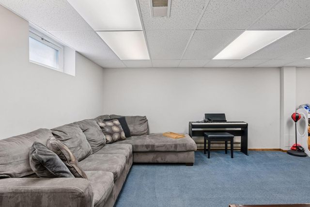 1389 Hoyt Avenue W, Falcon Heights, MN 55108