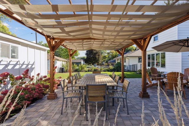 1389 Hoyt Avenue W, Falcon Heights, MN 55108