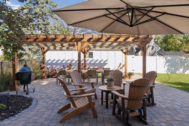 1389 Hoyt Avenue W, Falcon Heights, MN 55108