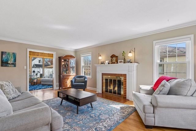 1389 Hoyt Avenue W, Falcon Heights, MN 55108