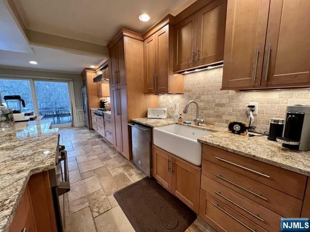 132 Lakeshore Drive, Oakland, NJ 07436