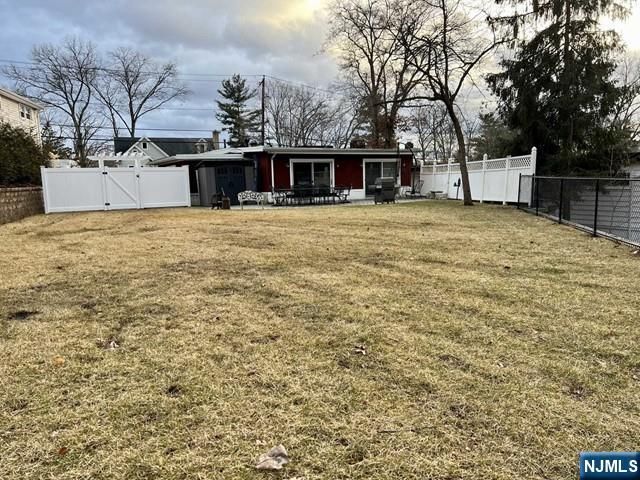 132 Lakeshore Drive, Oakland, NJ 07436