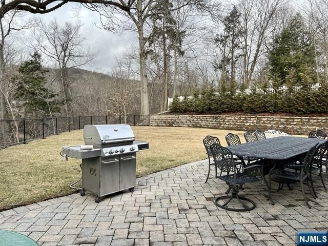 132 Lakeshore Drive, Oakland, NJ 07436