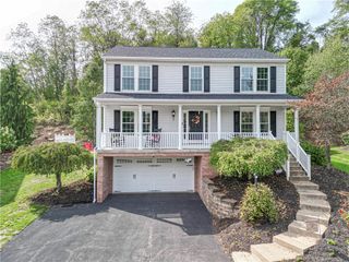 7011 Weeping Willow Dr, Moon/crescent Twp, PA 15108