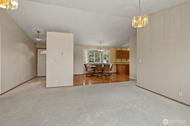 660 Cranberry Drive, Oak Harbor, WA 98277