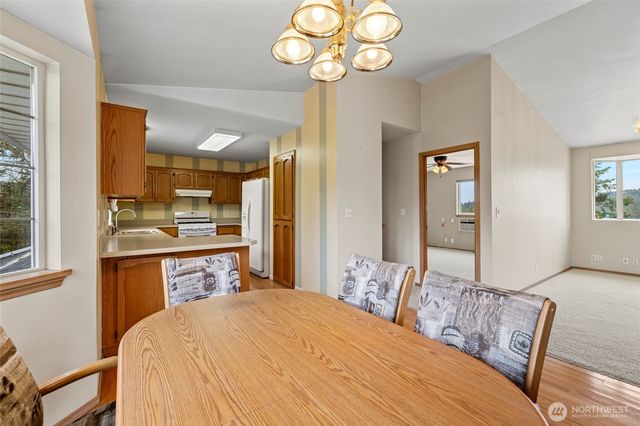 660 Cranberry Drive, Oak Harbor, WA 98277