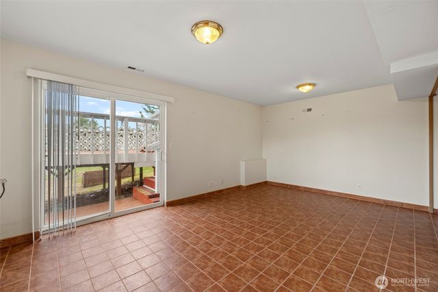 660 Cranberry Drive, Oak Harbor, WA 98277