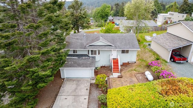 660 Cranberry Drive, Oak Harbor, WA 98277