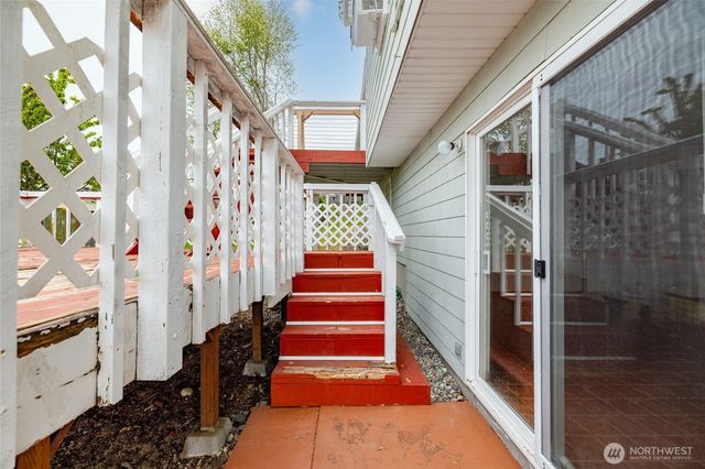 660 Cranberry Drive, Oak Harbor, WA 98277