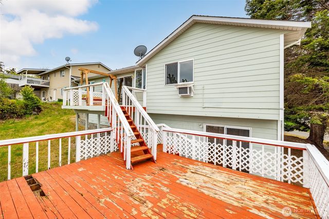660 Cranberry Drive, Oak Harbor, WA 98277