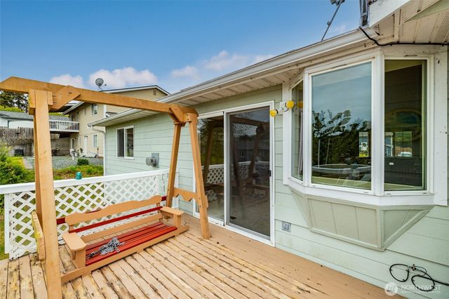 660 Cranberry Drive, Oak Harbor, WA 98277
