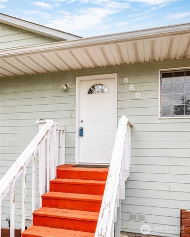 660 Cranberry Drive, Oak Harbor, WA 98277