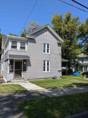 89 Robbins Ave, Pittsfield, MA 01201