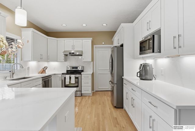 15411 Windsor Drive, Omaha, NE 68154