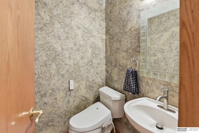 15411 Windsor Drive, Omaha, NE 68154