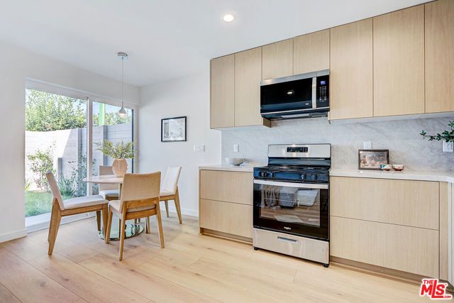 2813 12th Ave, Los Angeles, CA 90018