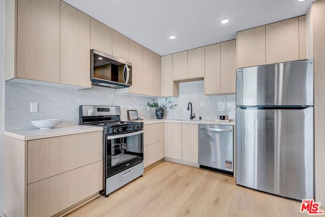 2813 12th Ave, Los Angeles, CA 90018