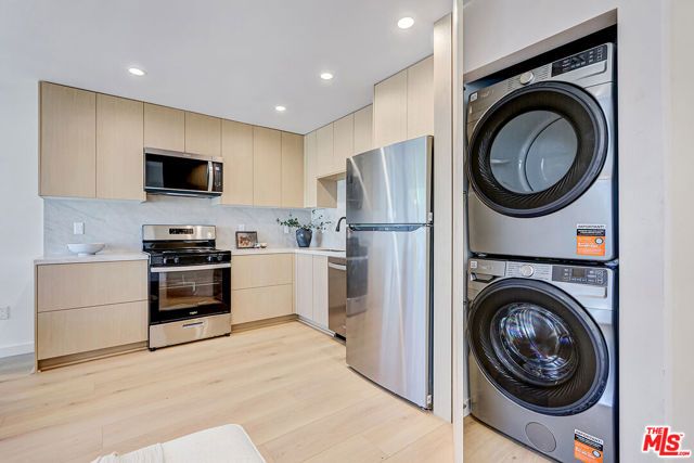 2813 12th Ave, Los Angeles, CA 90018