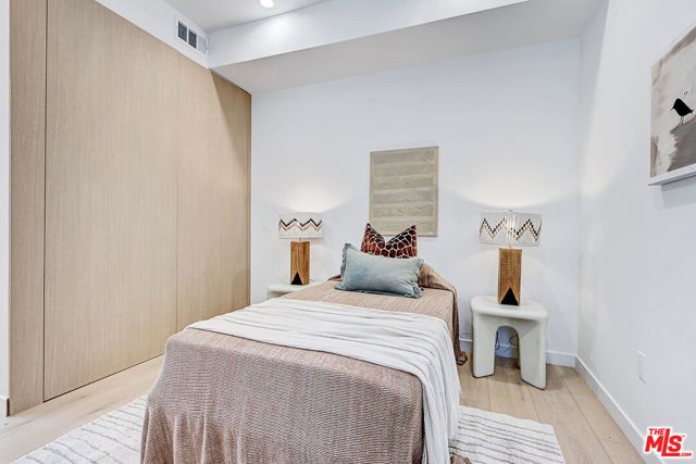 2813 12th Ave, Los Angeles, CA 90018