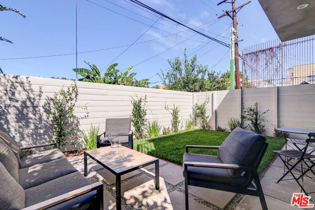 2813 12th Ave, Los Angeles, CA 90018